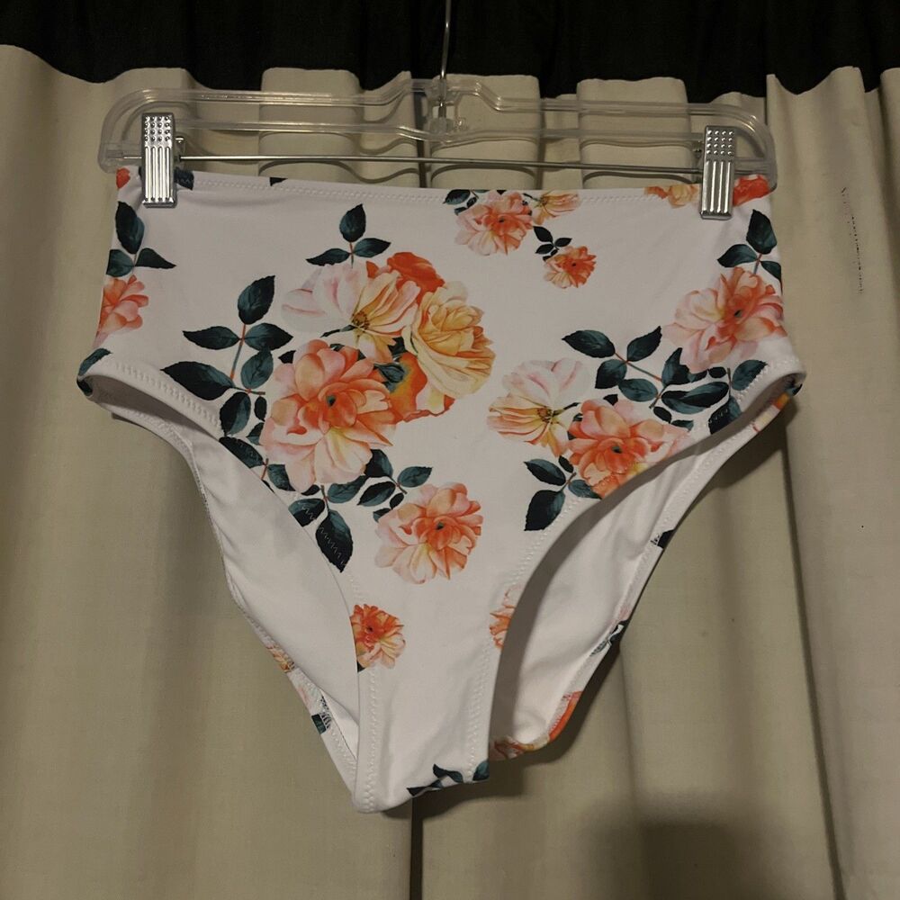 Cupshe NWT size Medium Floral High Waist Bikini Swimsuit Bottoms White